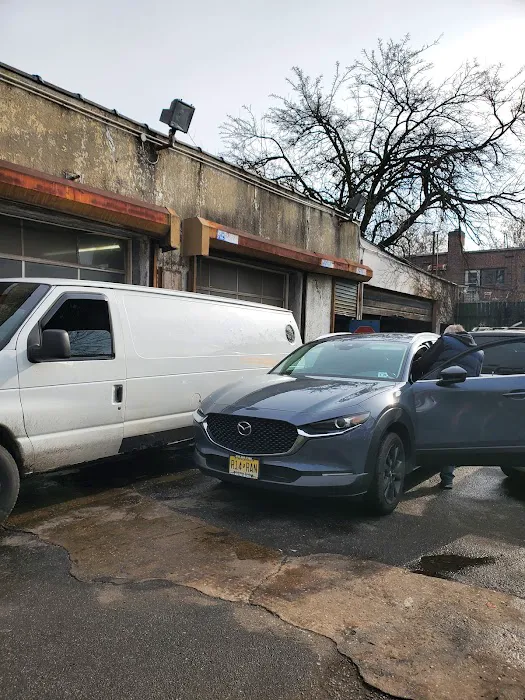 Trio Auto Center 4