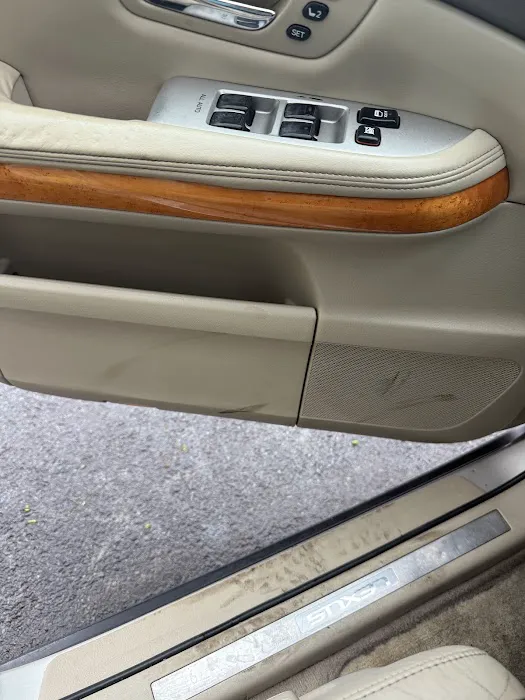 Trio Auto Center 8