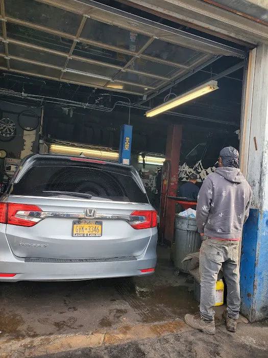 Trio Auto Center 3