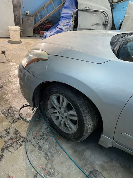 CRIS AUTO BODY 0