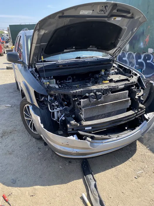 CRIS AUTO BODY 6