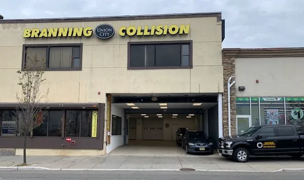 BRANNING'S UNION CITY COLLISION 9