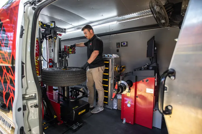 106St Mobile Tire Shop 7