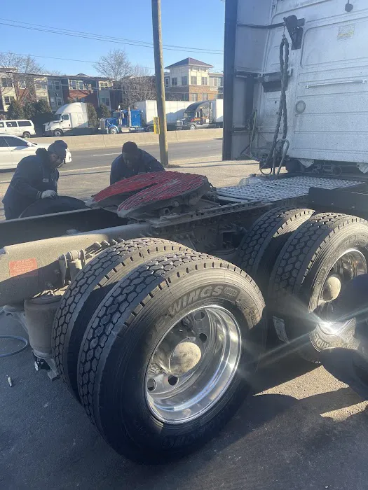 Tonnelle Tire Service 8
