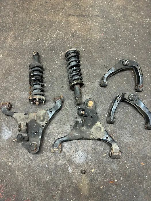 Auto Repair M & WILSON 8
