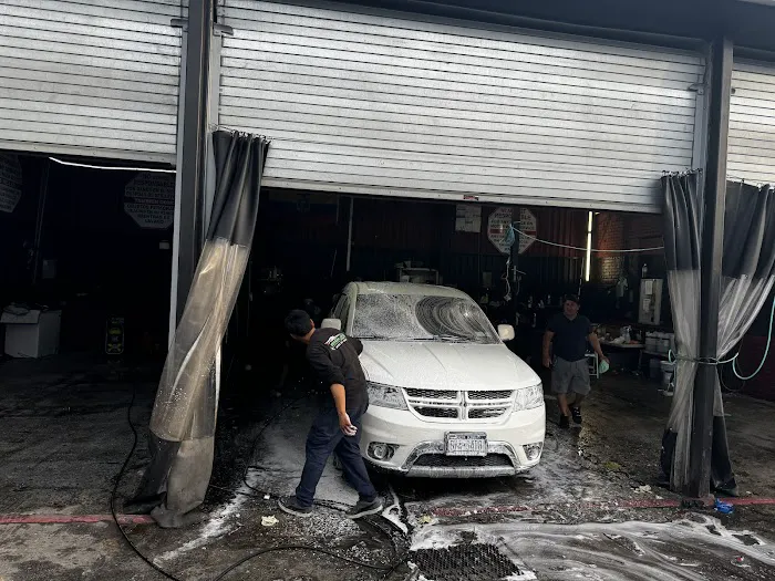 Oswaldo Auto Sound, Alarm & Car Wash 4