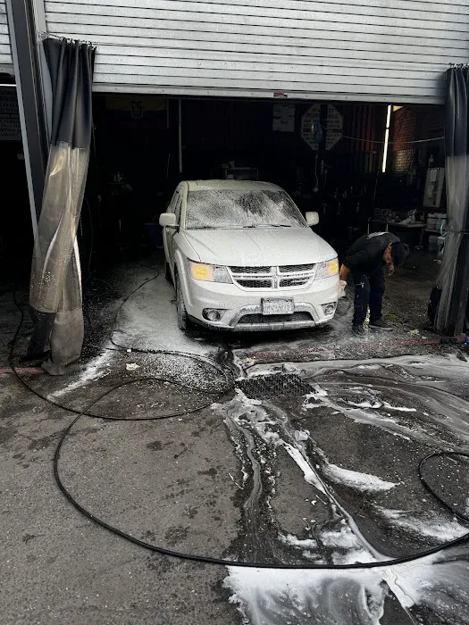 Oswaldo Auto Sound, Alarm & Car Wash 6