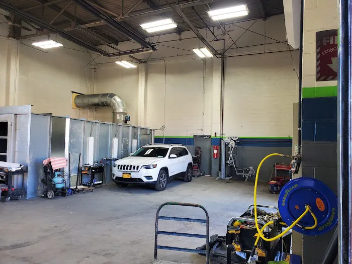 Joo's Auto Body Shop 2