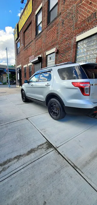 Joo's Auto Body Shop 0