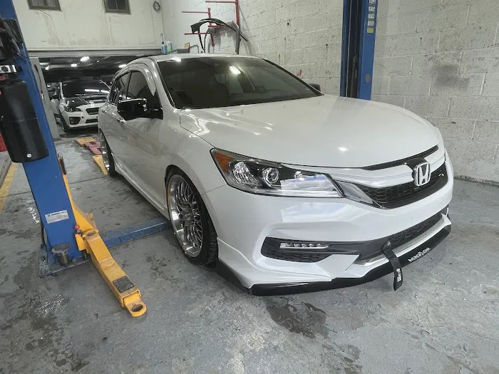 J&R ELITE COLLISION 5