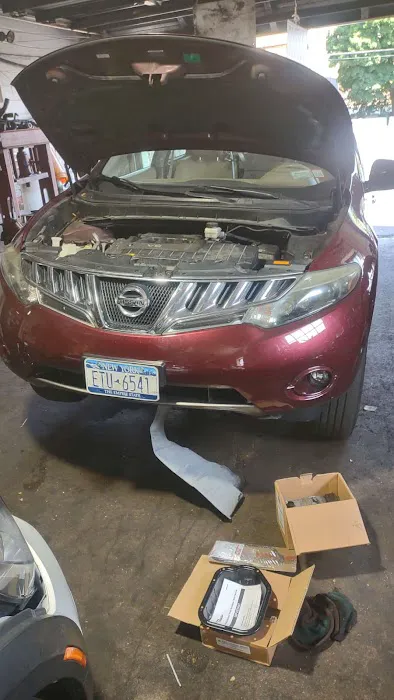 Derrick Auto Mechanic 4