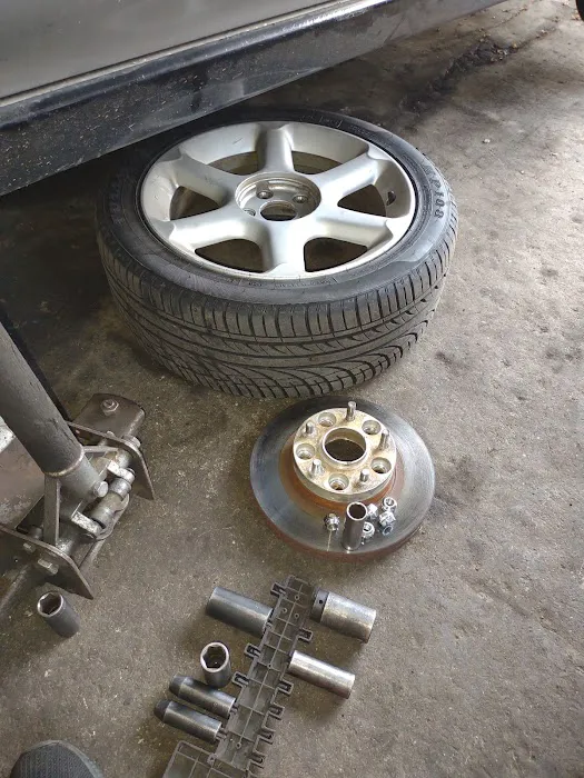 Derrick Auto Mechanic 3