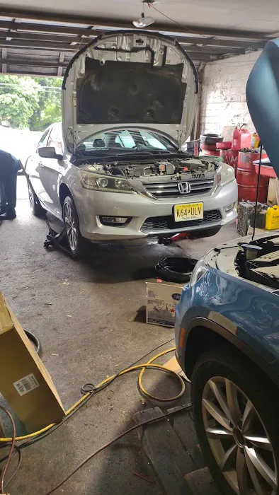 Derrick Auto Mechanic 1