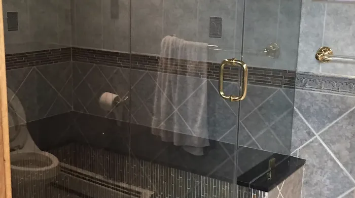 Damand Glass & Shade Inc 4