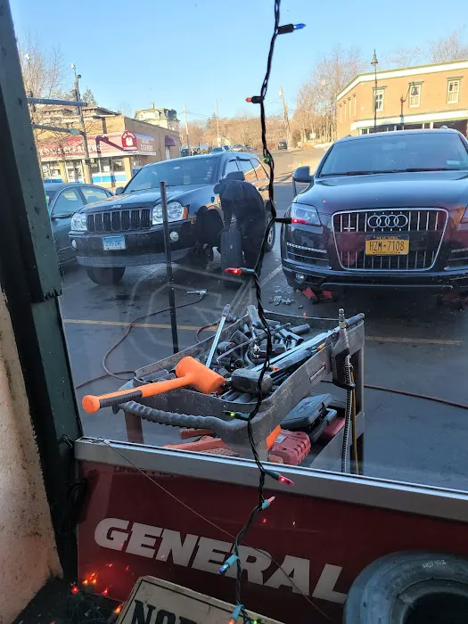 Currie's Automotive 4