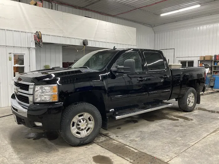 DM Autobody LLC 8