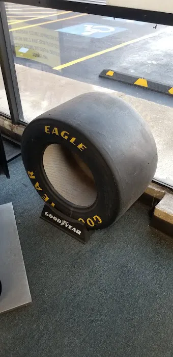 Krage's Auto Center 7