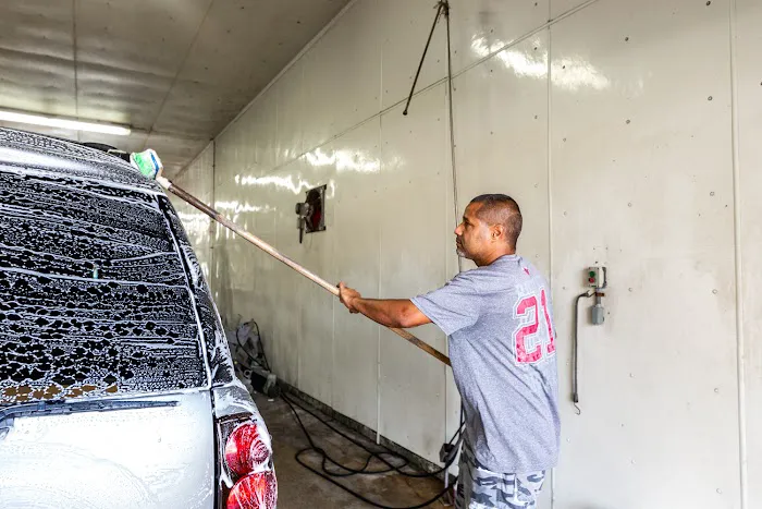I & J Automotive 7