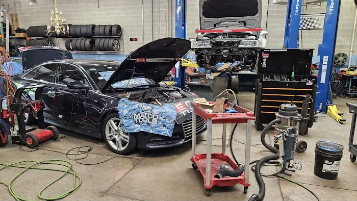 LukeG Workshop BMW Specialist 5