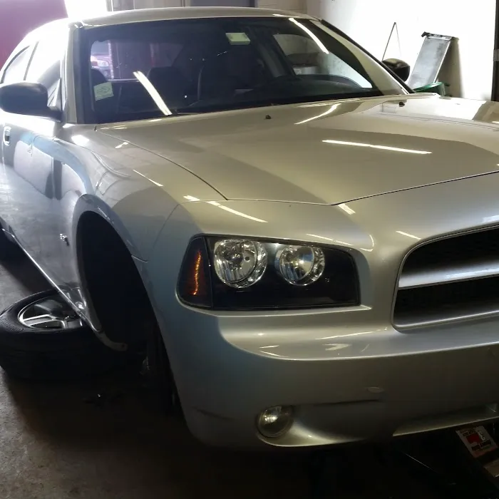 Vic's auto & Truck Repair Inc. 1