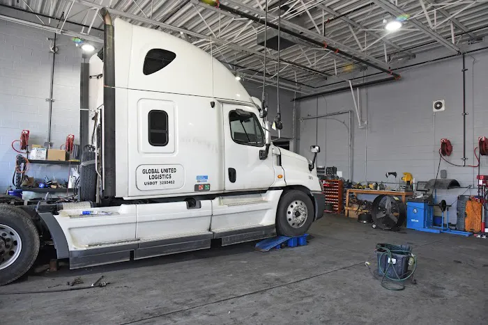 SCHAUMBURG TRUCK AND TRAILER REPAIR 0