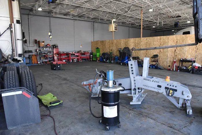 SCHAUMBURG TRUCK AND TRAILER REPAIR 7