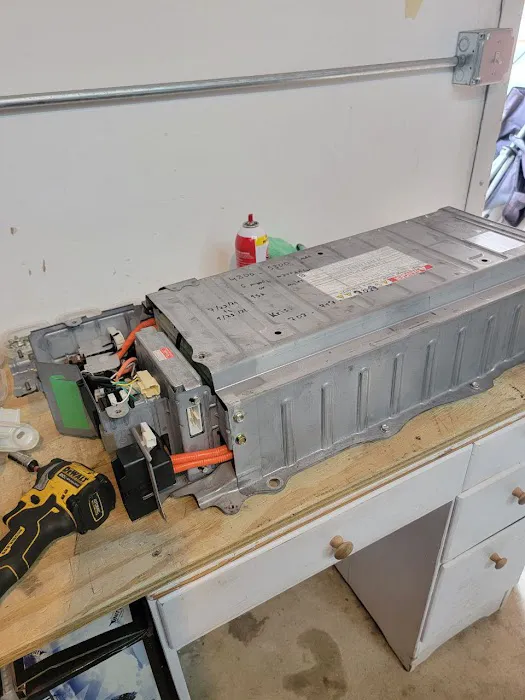 Auto Repair Shop & Illinois Hybrid Batteries 8