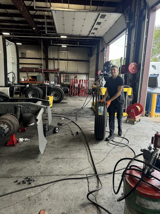 GN Truck Repair Shop LLC 2