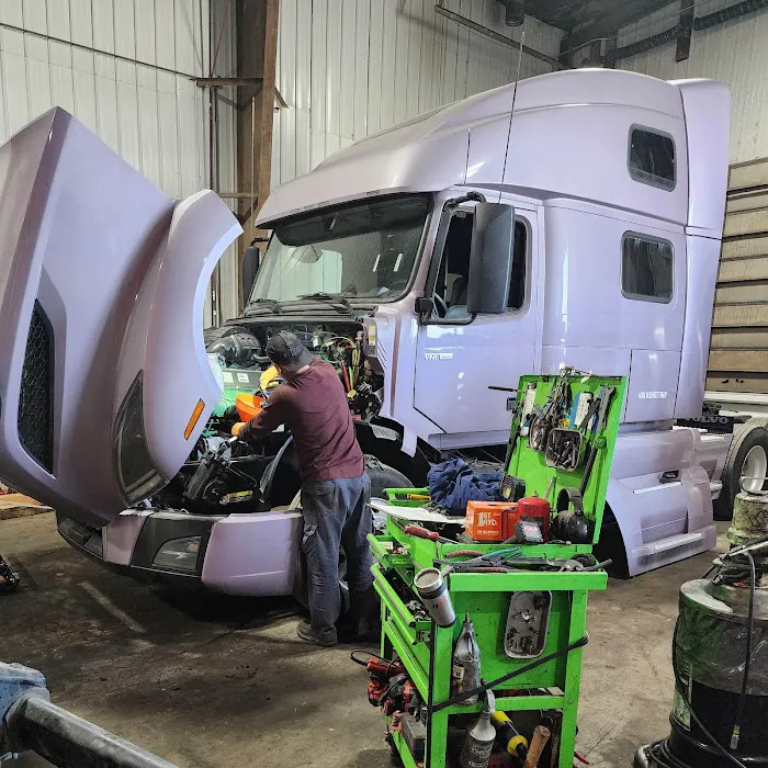 Leader Truck Center 3