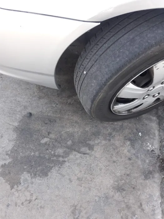 Rochas Tires 0