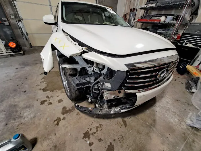 Mavi Collision Center 3
