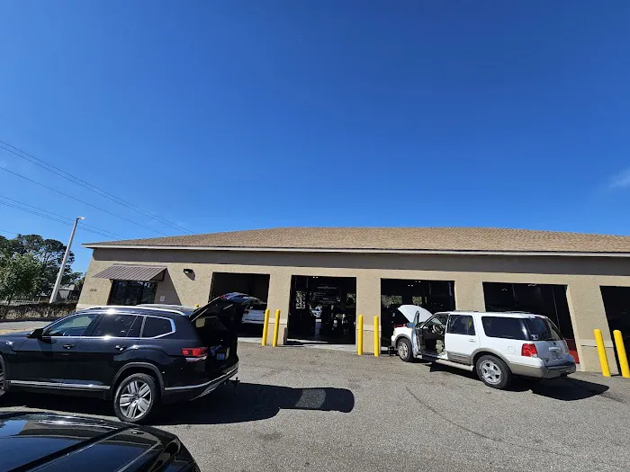 C U AUTO CENTER 4