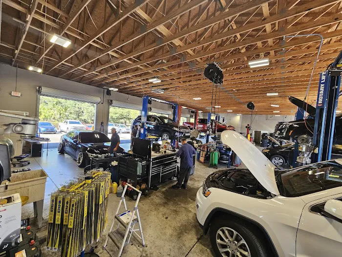 C U AUTO CENTER 3
