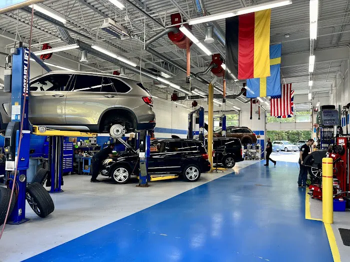 Atlantic Motorcar Center - Maine - Caring For People and Cars 4