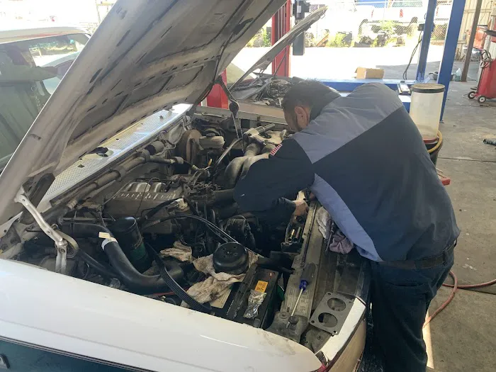 Almadura Auto collision LLC. 7