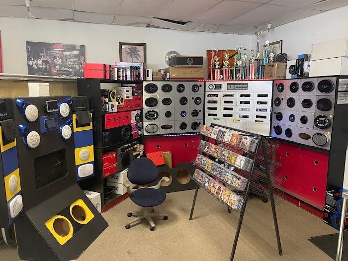Car R Us Audio 4