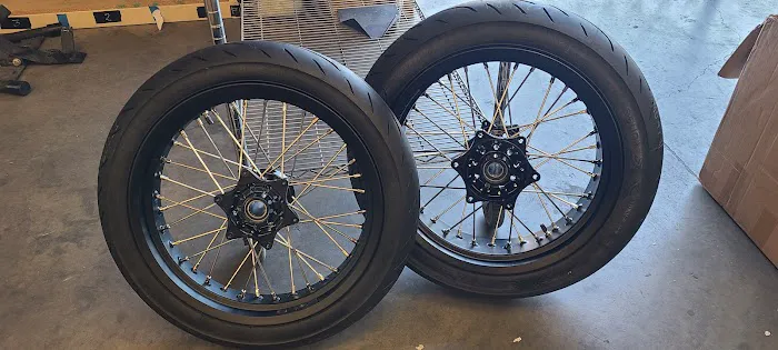 Revv Point Moto 3