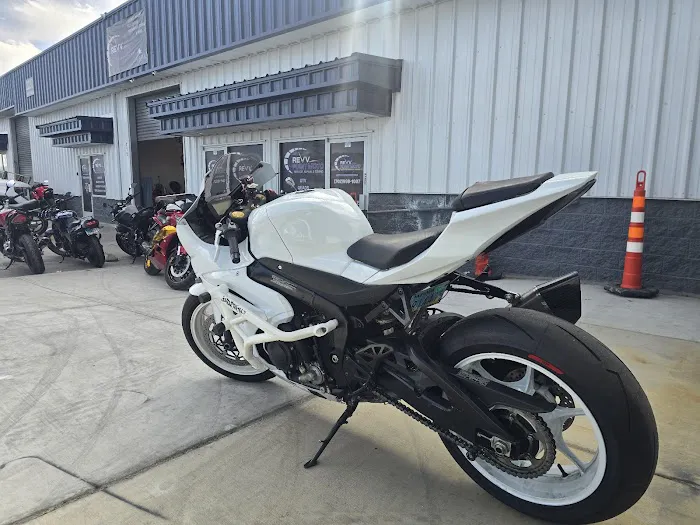 Revv Point Moto 5