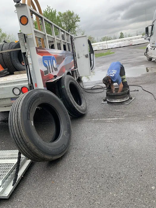 Service Tire Truck Centers - Road Service in Milton, PA 2