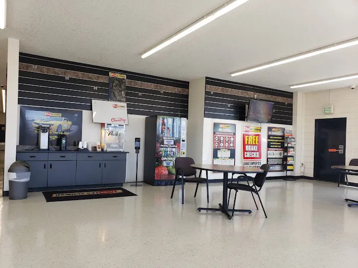 Les Schwab Tire Center 4