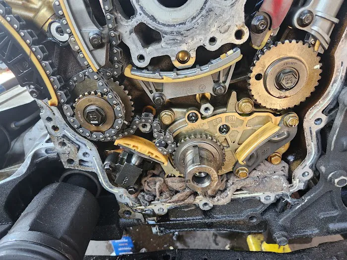 Right Price Auto Repair 7