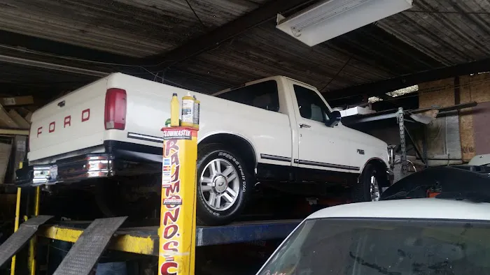 El Chui Auto Repair 2