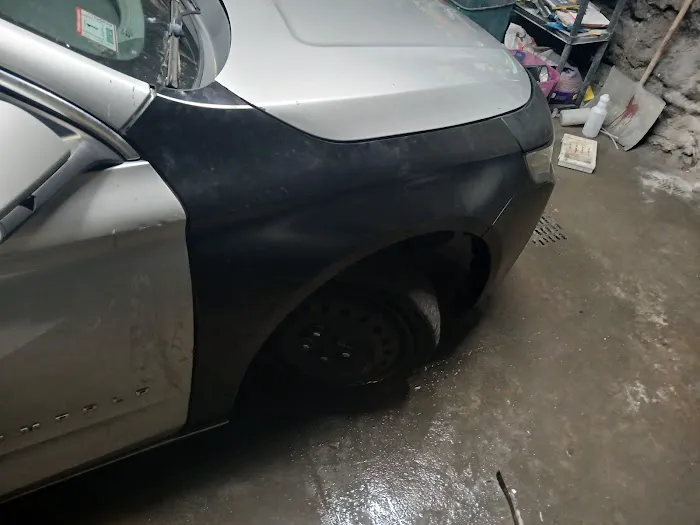 E&J AUTO BODY AND REPAIRS 8