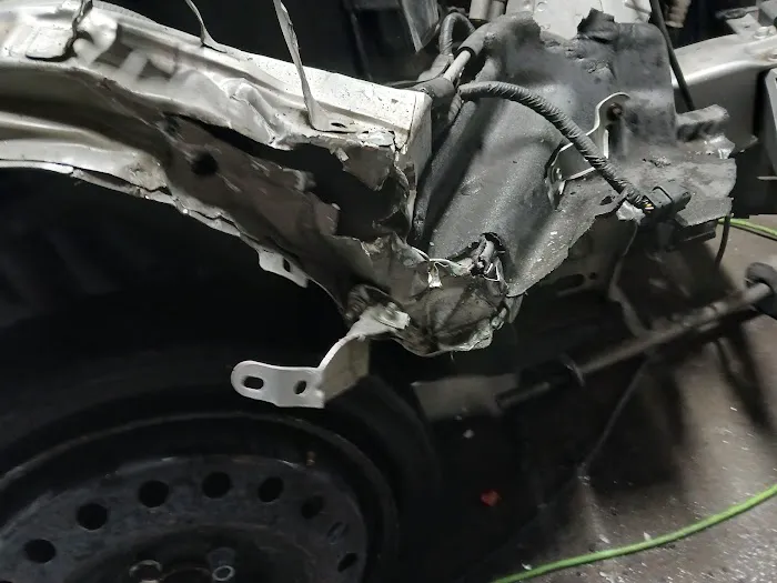 E&J AUTO BODY AND REPAIRS 1