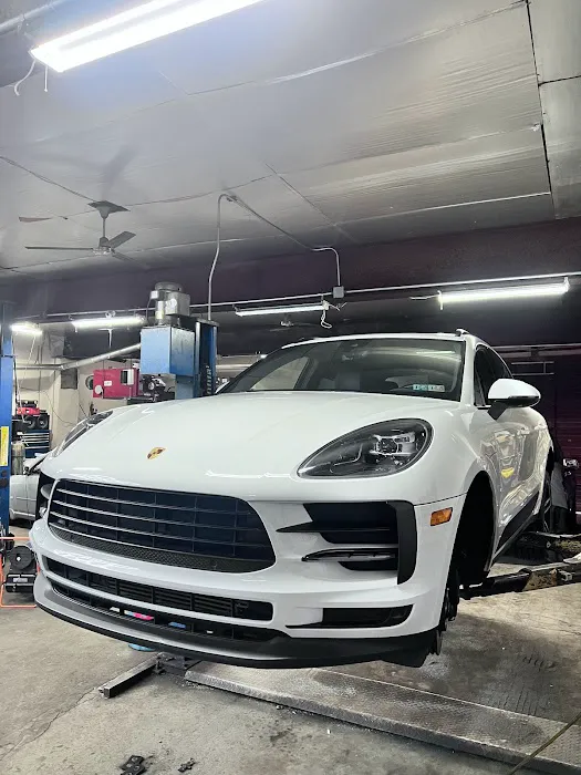 Kustomholics Automotive 2
