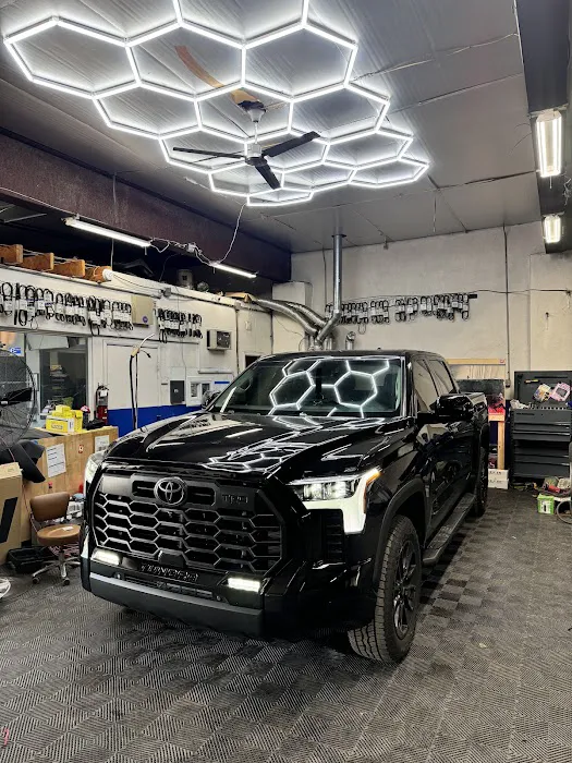 Kustomholics Automotive 7