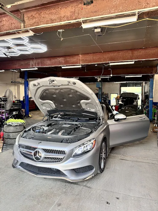 Kustomholics Automotive 0