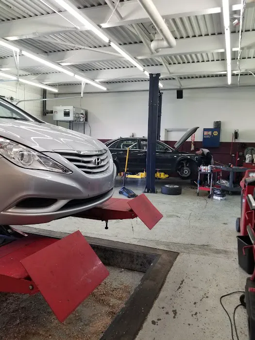 Tom's Automotive 8