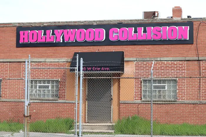Hollywood Collision 0