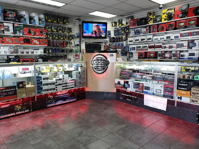 US1 Car Stereo 1